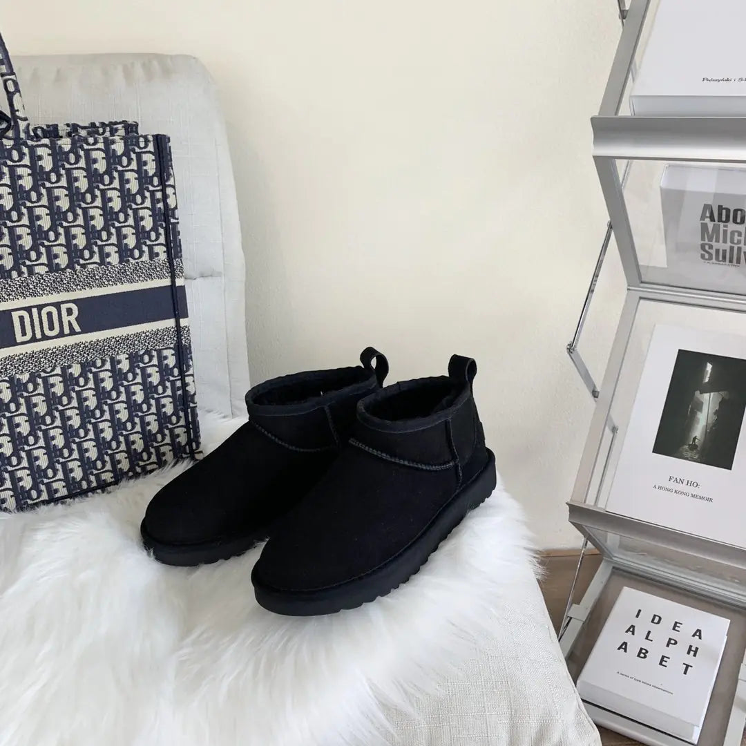Women's Sheepskin Short Boots - Winter Style