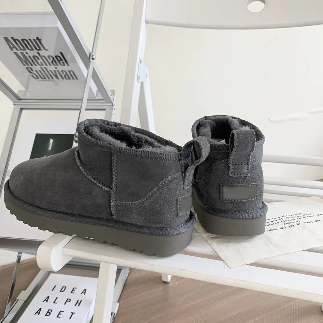 Women's Sheepskin Short Boots - Winter Style